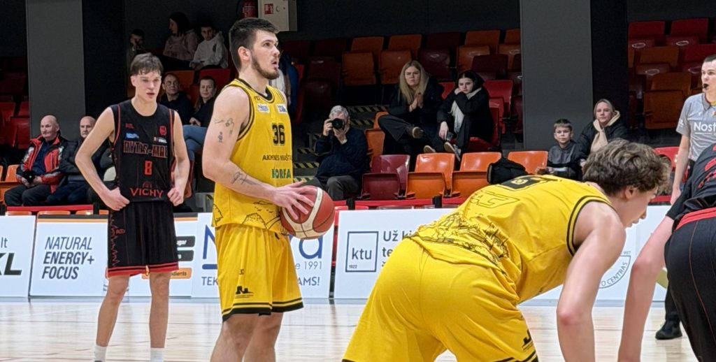 Akmenės raj. sporto centras pagilino Vilniaus „Ryto-MRU“ duobę